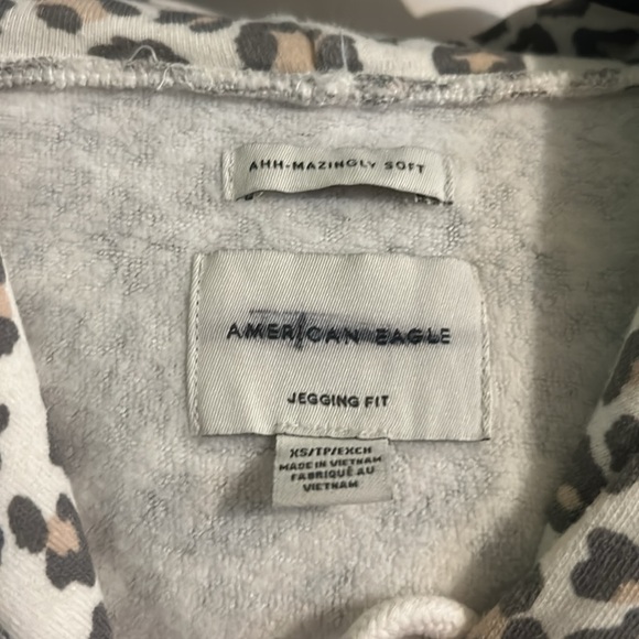 American Eagle leopard hoodie with flaw amazingly soft - Picture 3 of 6